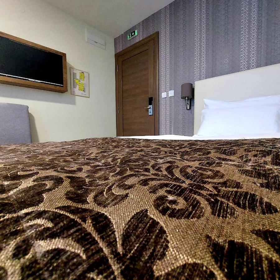 Hotel Kole Čačak Eksteriør billede