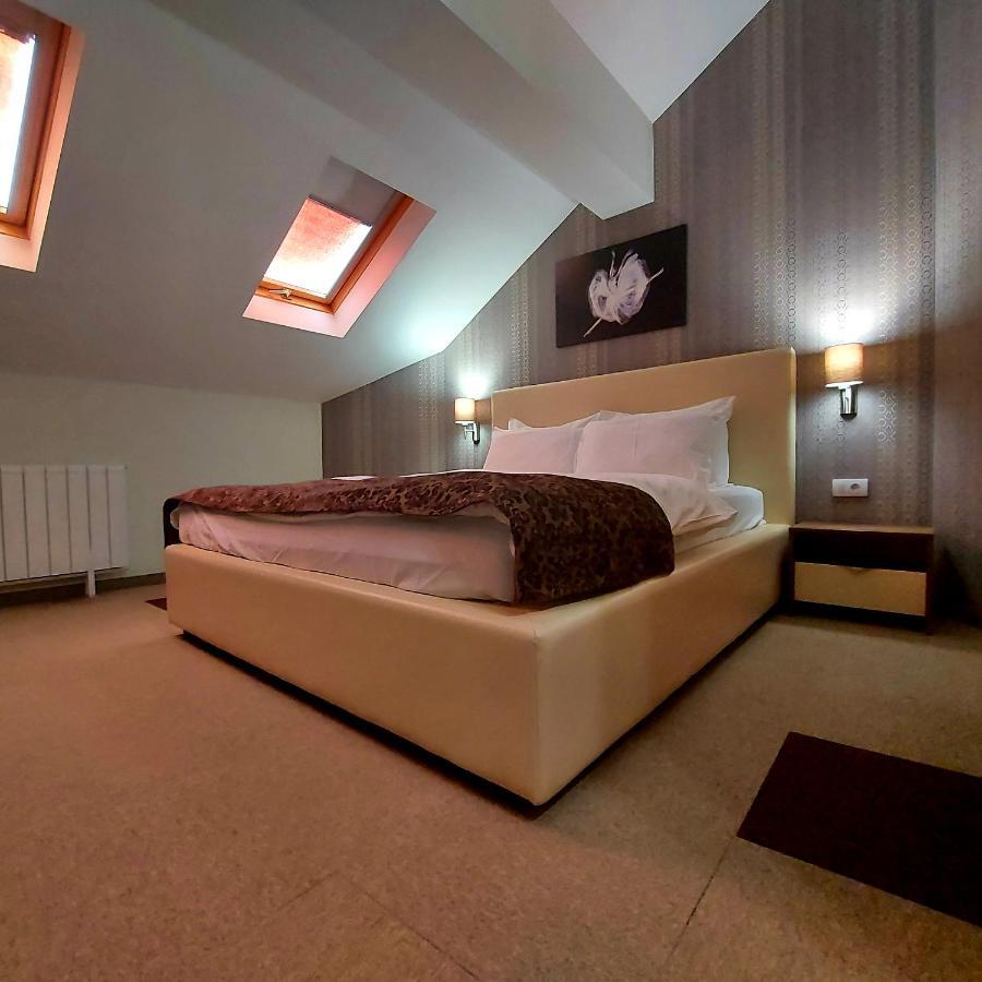 Hotel Kole Čačak Eksteriør billede