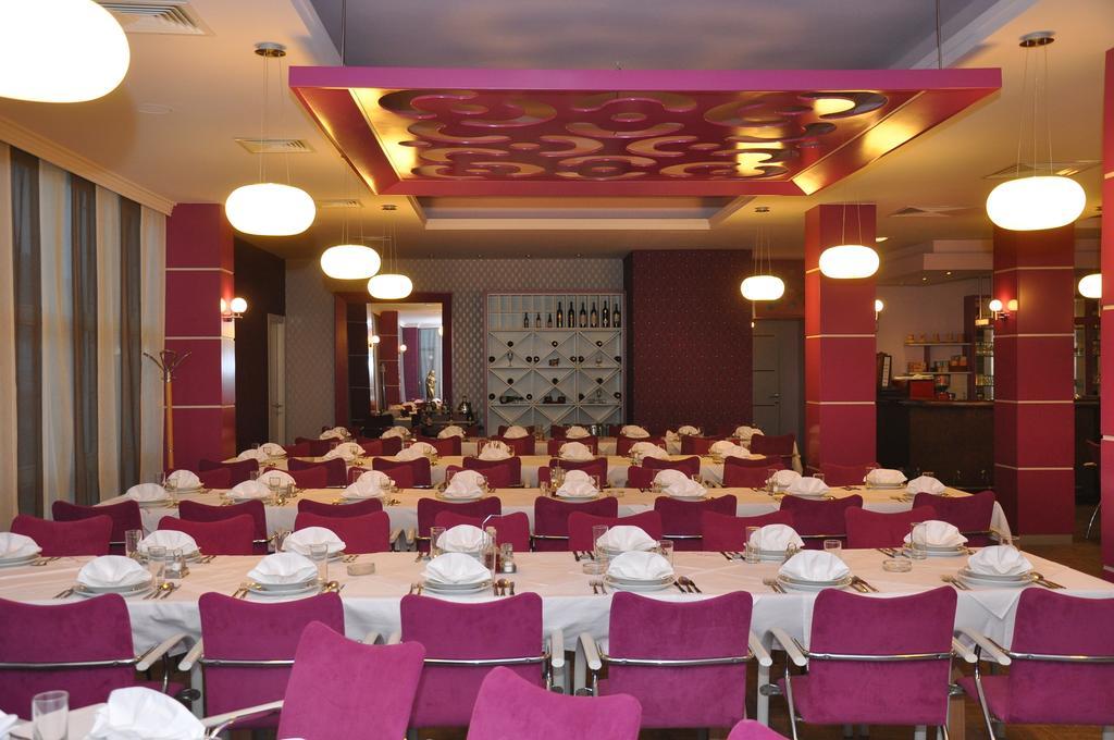 Hotel Kole Čačak Eksteriør billede