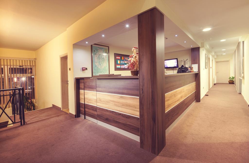 Hotel Kole Čačak Eksteriør billede
