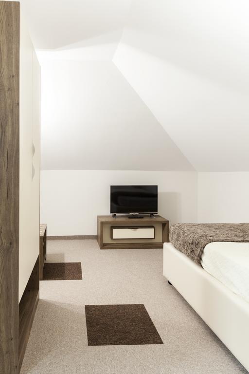 Hotel Kole Čačak Eksteriør billede