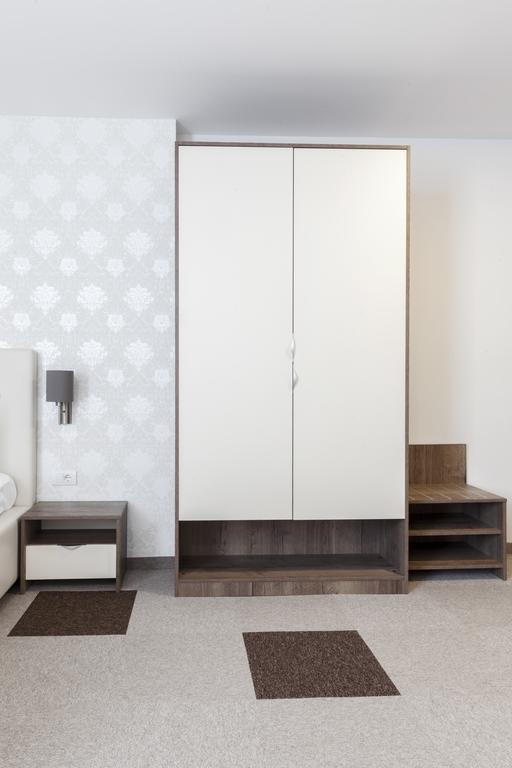 Hotel Kole Čačak Eksteriør billede